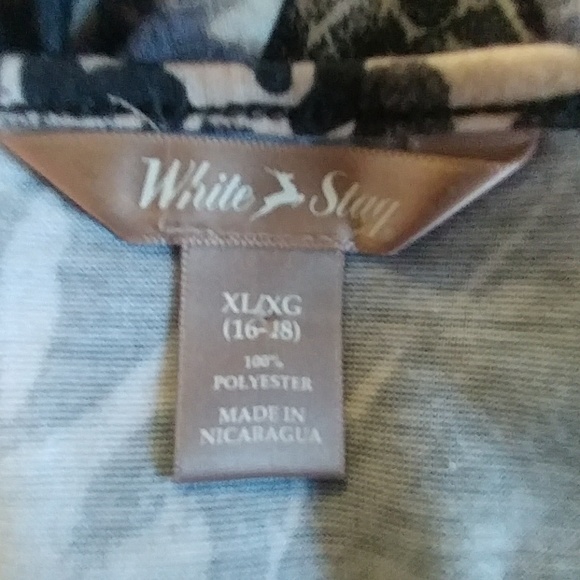 White Stag black & tan floral top Sz XL - Picture 4 of 5